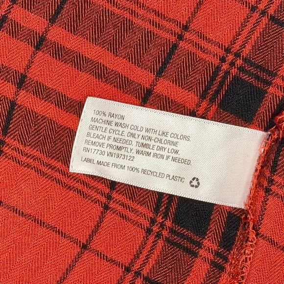 Universal Thread Plaid Henley Blouse - Deep Red & Black- Extra Large - Picture 7 of 7